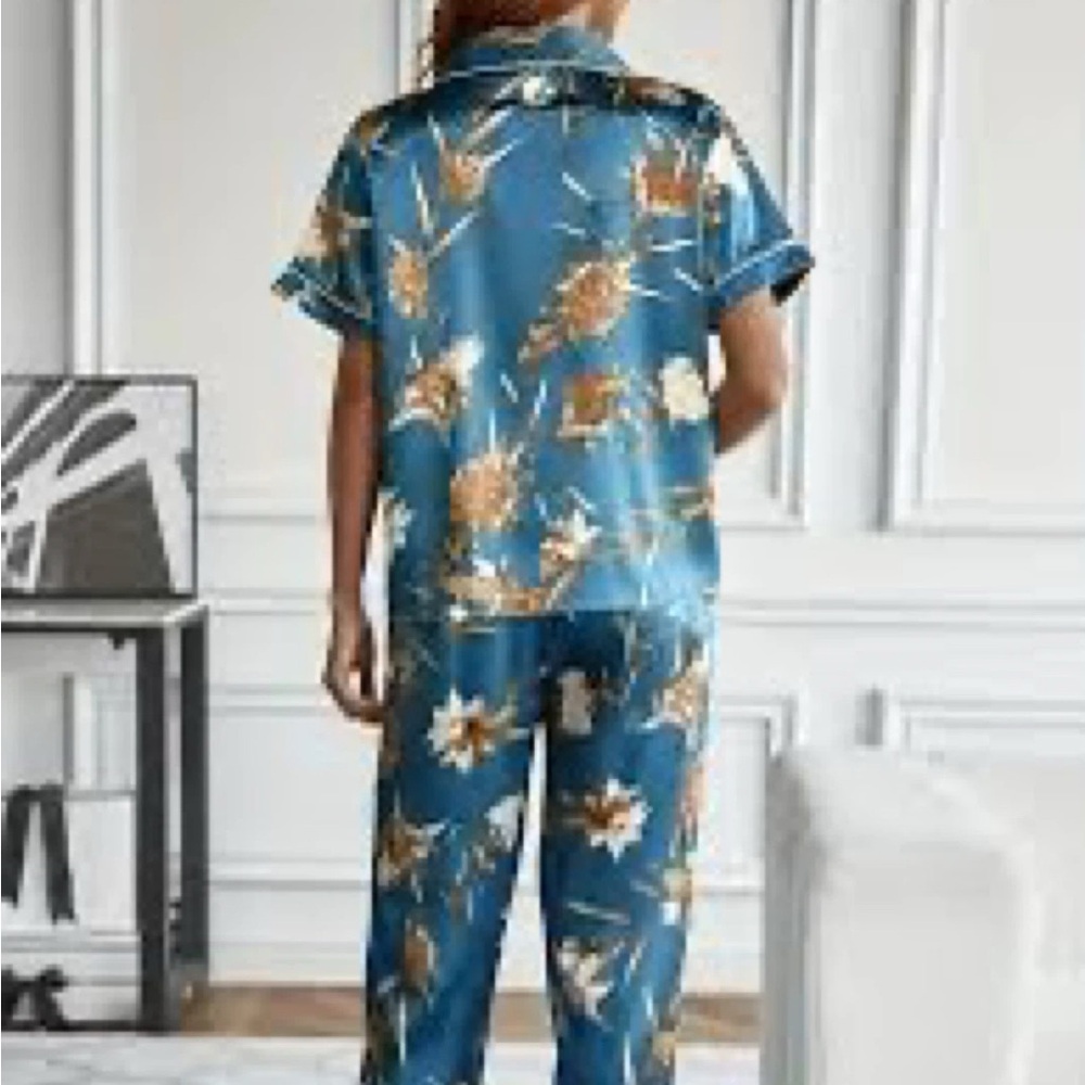 Floral Blue Women's satin 2 piece sleep wear.